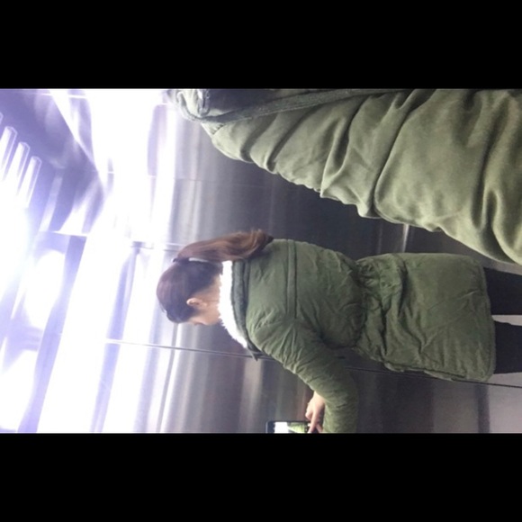 Army Green fur-lined Wide Collar Jacket - Picture 6 of 10